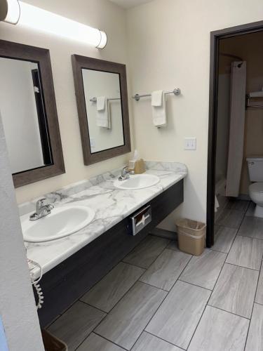 Super 8 by Wyndham Grand Island South - photo 17