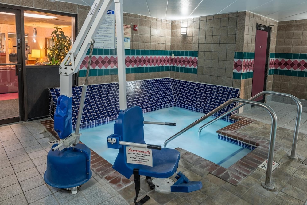 Prime Rate Inn - photo 28