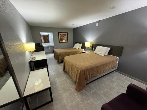 River Palm Hotel - photo 8