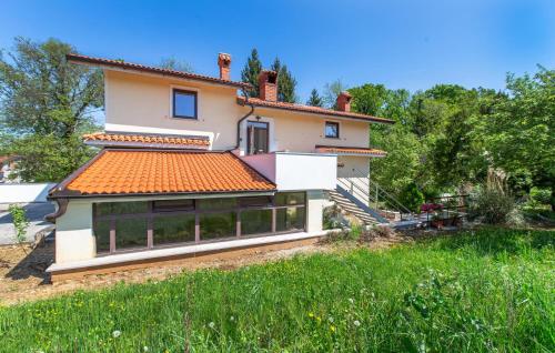 4 Bedroom Beautiful Home In Sezana — 4-Star Luxury Hotel in Sezana, Slovenia