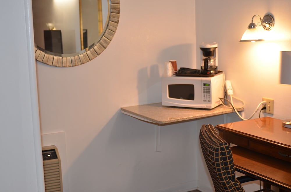 The Oak Motel - photo 17
