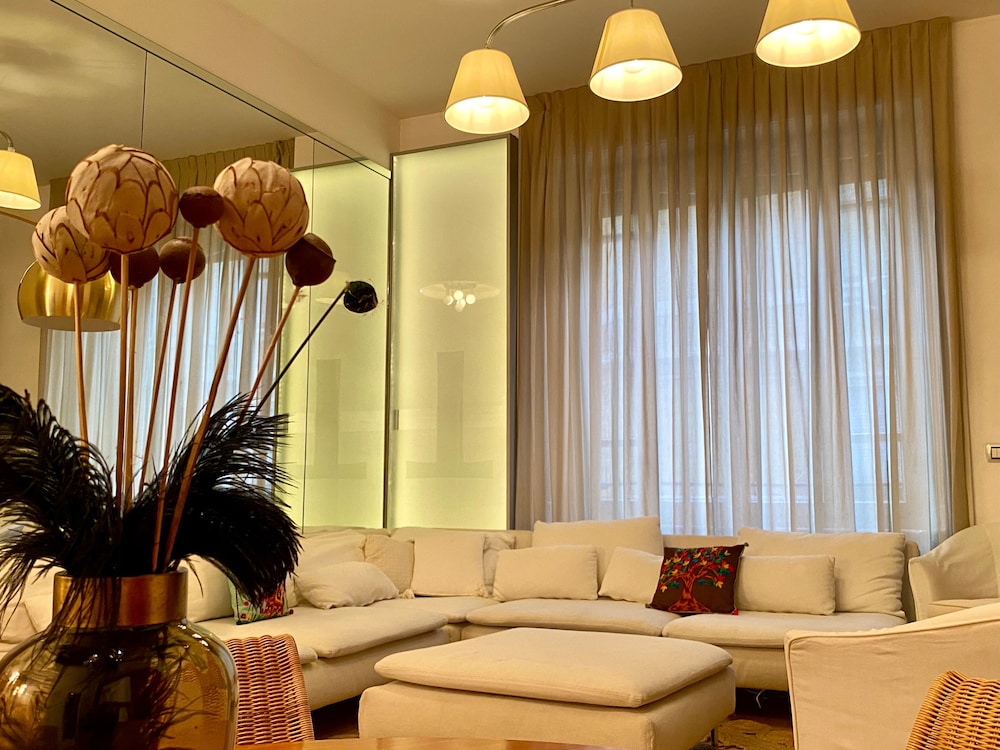 Intomilan I Apartment Galleria Del Corso — 4-Star Luxury Hotel in Milan, Italy
