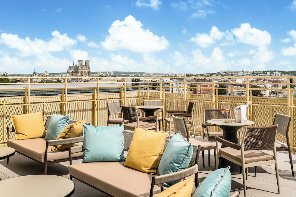 Holiday Inn Express Suites Reims Rives De Vesle — Epernay