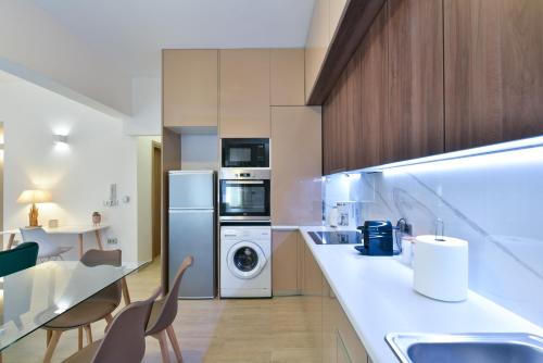 2bedroom Renovated Apartment — 4-Star Luxury Hotel in Athens, Greece