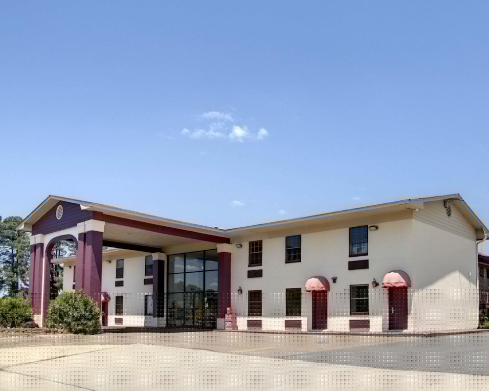 Econo Lodge & Conference Center - photo 2