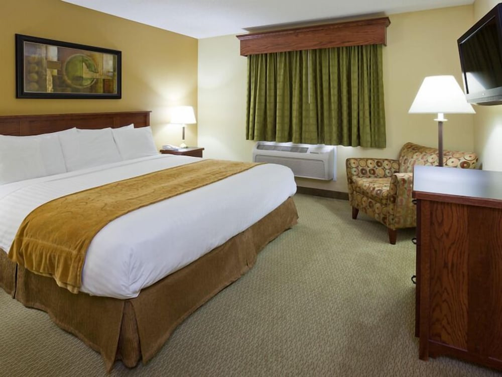 Madelia Hotel & Suites - photo 32
