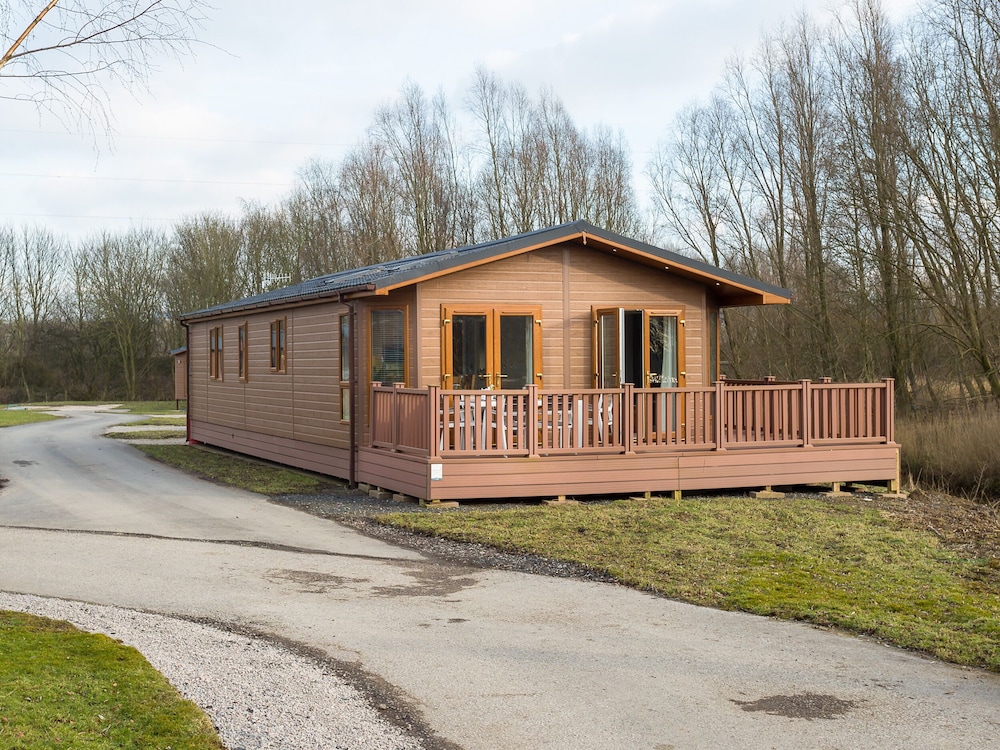 Waternook Lodge — 4-Star Luxury Hotel in Carnforth, United Kingdom