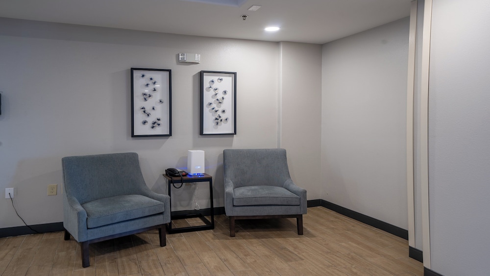 Candlewood Suites Baytown by IHG - photo 60