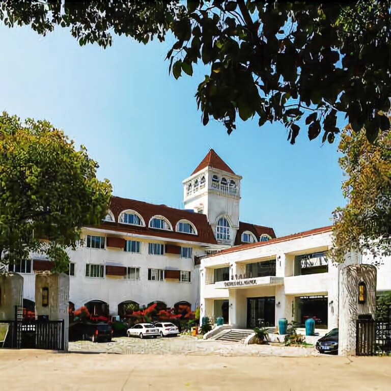 Golddulls Hill Hotel in Jiaxing, People's Republic of China