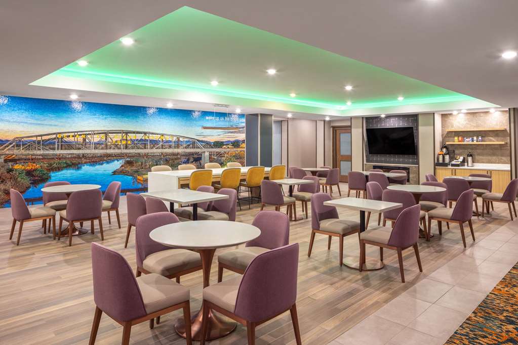 La Quinta Inn & Suites by Wyndham Yuma - photo 35