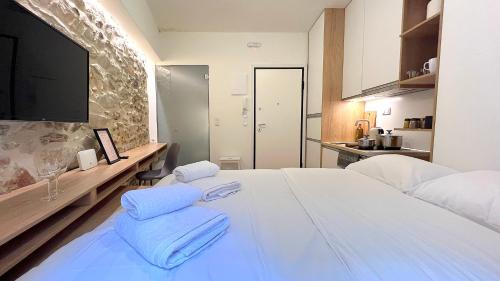 Appianou Studio Never Too Small — 4-Star Luxury Hotel in Athens, Greece