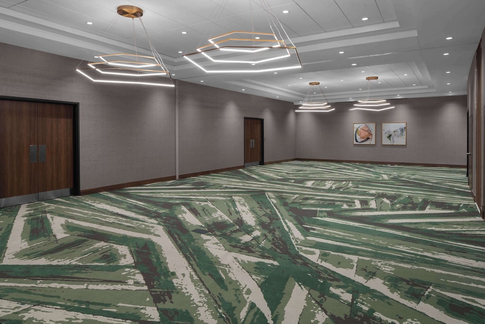 Embassy Suites by Hilton Madison Downtown - photo 31