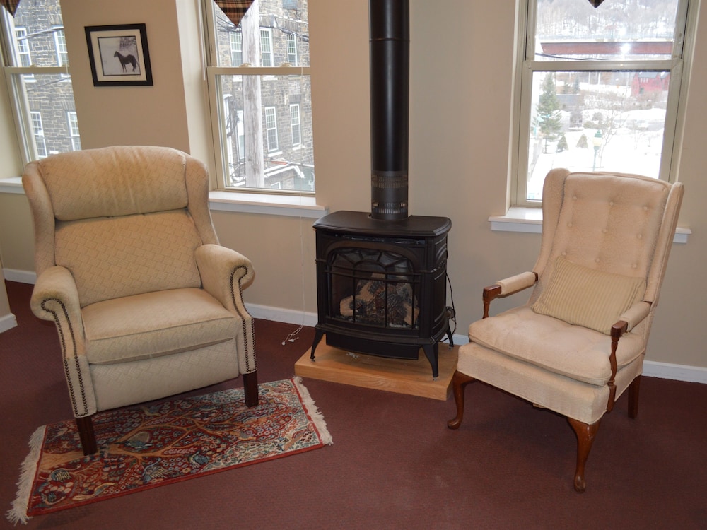 Canal Side Inn - photo 18