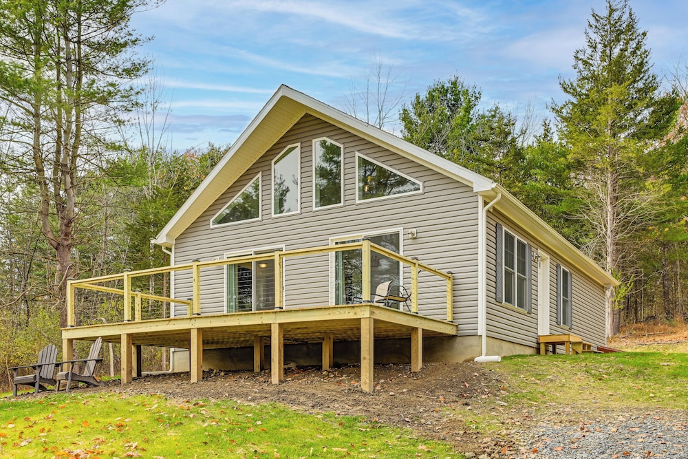 Keuka Lake Retreat Steps From Marina in Penn Yan, United States