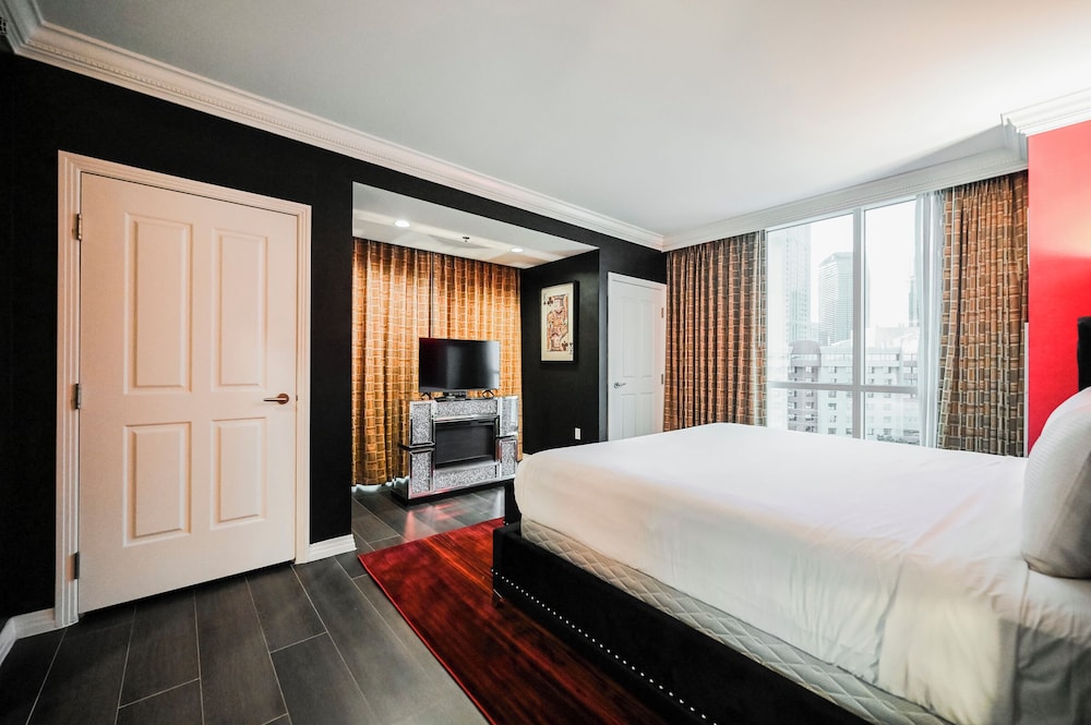StripViewSuites at Signature - photo 62