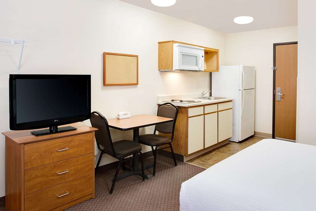 WoodSpring Suites Fort Wayne - photo 7