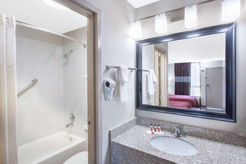 Days Inn by Wyndham Clinton Laurens I 26 - photo 12