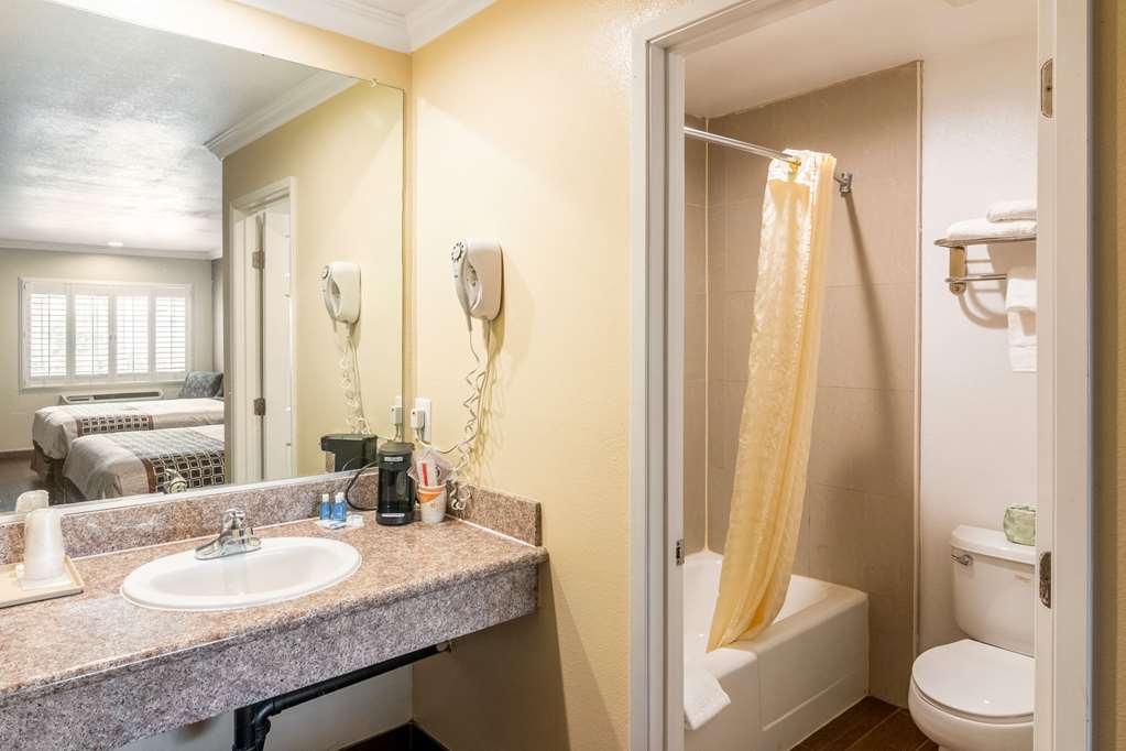 Rodeway Inn Artesia Cerritos - photo 27