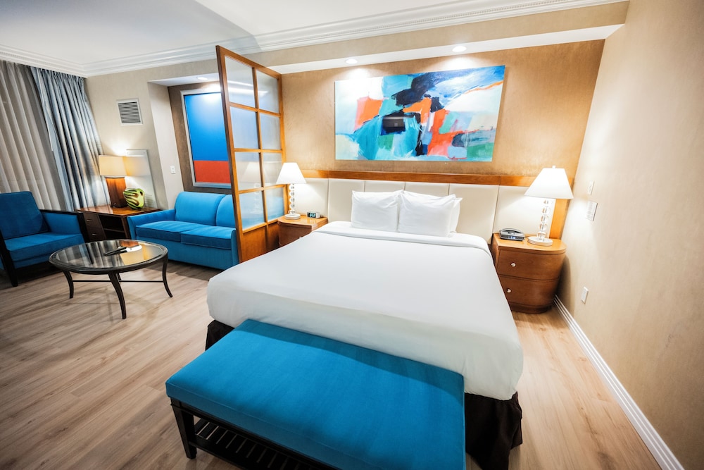 StripViewSuites at Signature - photo 46
