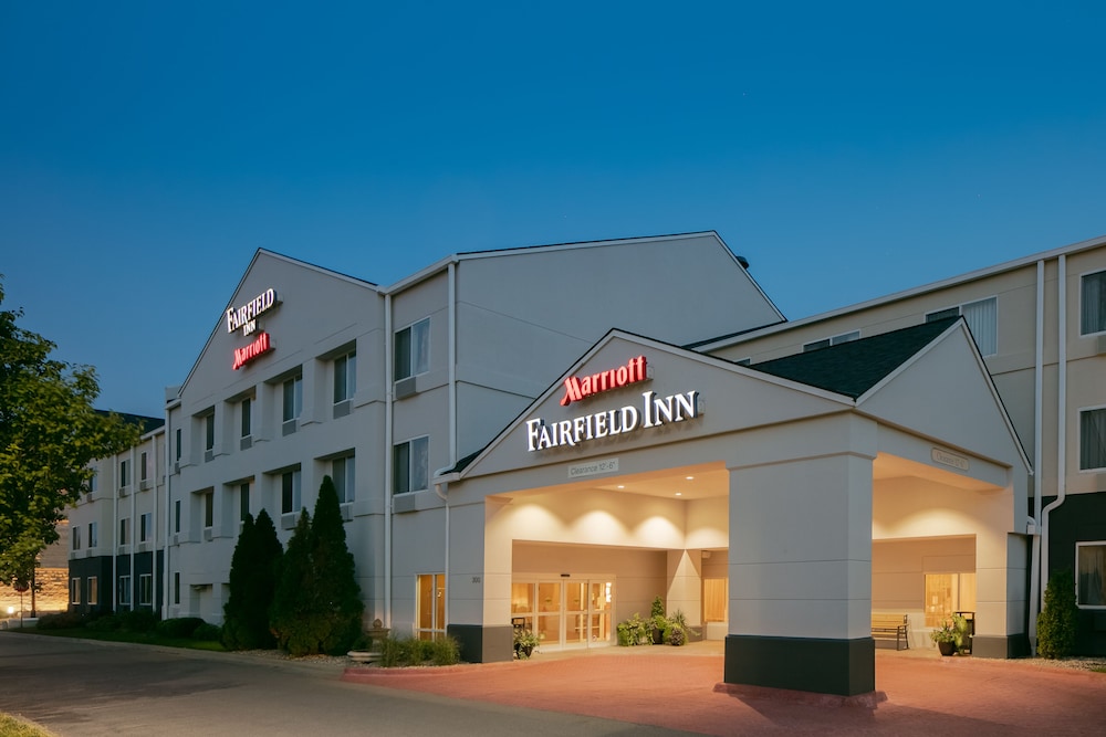 Fairfield Inn by Marriott Manhattan - photo 21