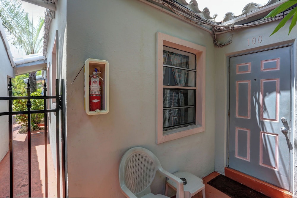 Richard's Motel - photo 14