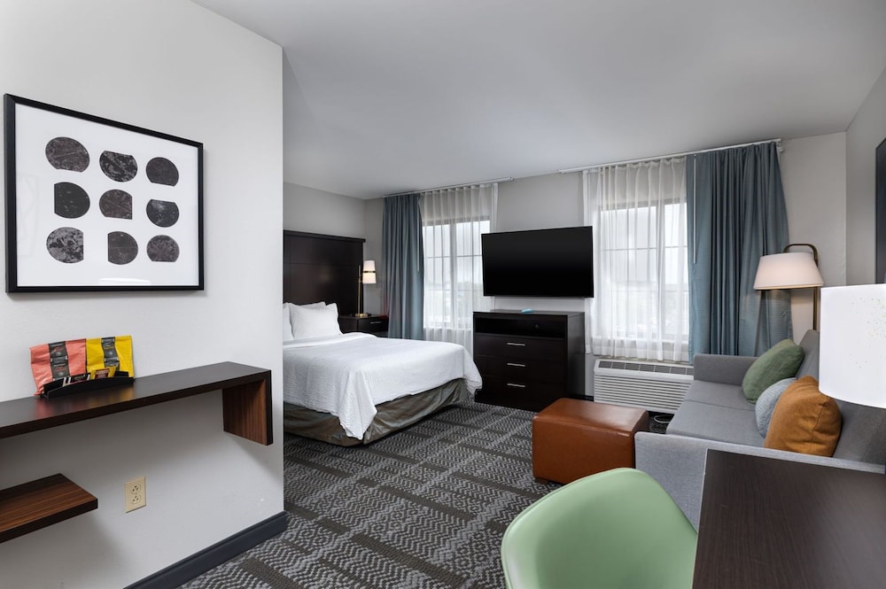 Staybridge Suites Madison East by IHG - photo 8