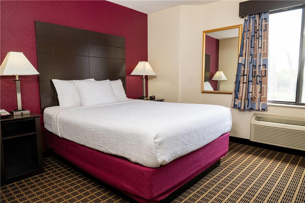 Baymont Inn & Suites by Wyndham Mukwonago - photo 27