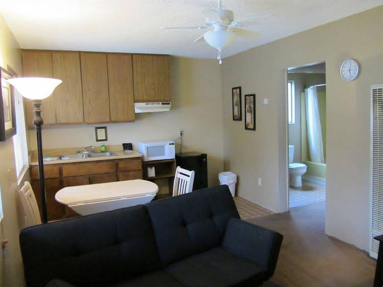 Pine Woods Resort - photo 4