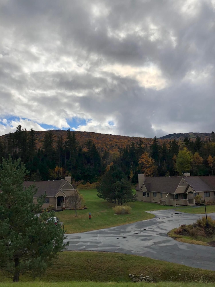 F3 Fairway Village Condo with great mountain views 8 minute walk from Omni Mount Washington Hotel - photo 7