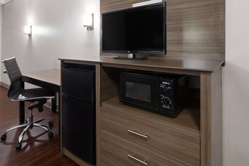 Baymont by Wyndham Bay City - photo 13