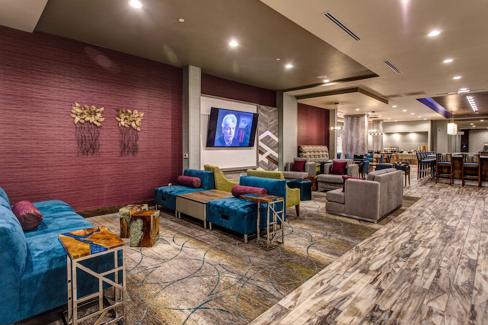 Hilton Garden Inn Topeka - photo 2