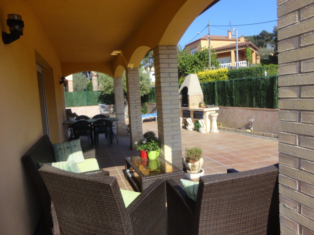 Apartamento La Gamba — 4-Star Luxury Hotel in Santa Cristina D'aro, Spain