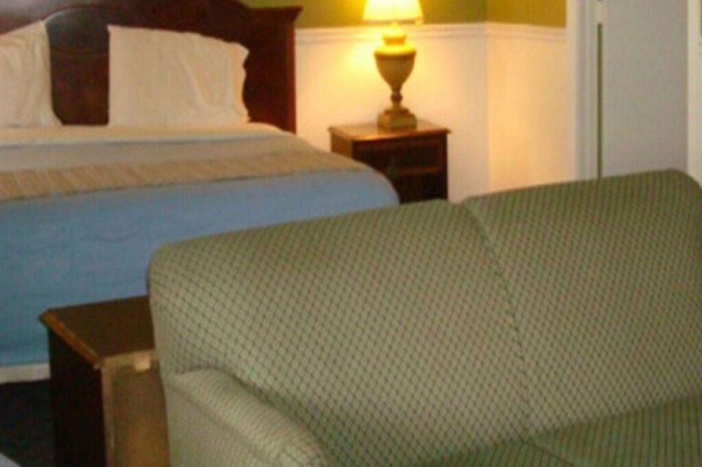 New Haven Inn - photo 3