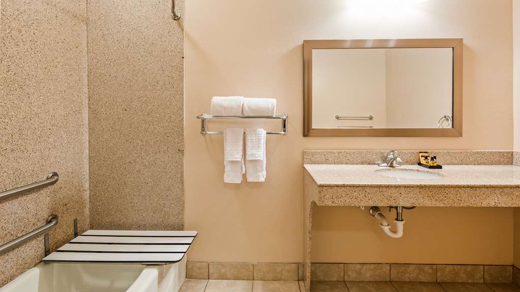 Best Western Plus Seminole Hotel & Suites - photo 17