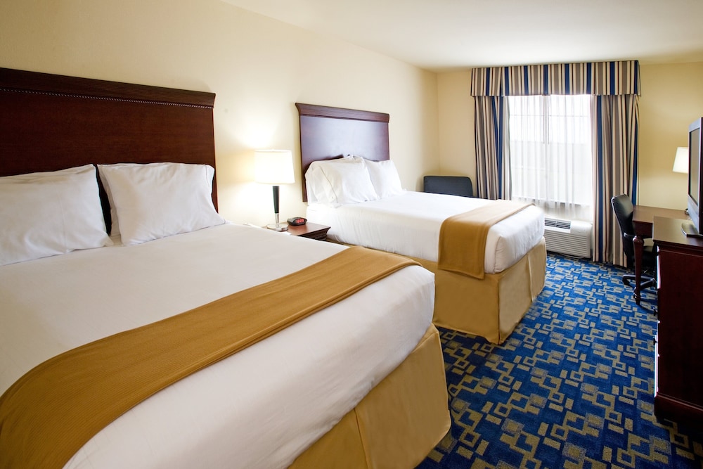 Holiday Inn Express and Suites Jourdanton Pleasant - photo 10