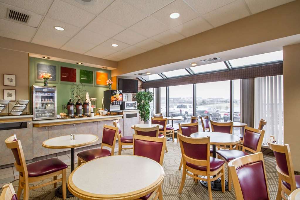 Comfort Inn & Suites Madison Airport - photo 44