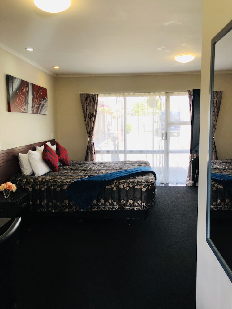 Red Rock Thermal Motel in Rotorua, New Zealand