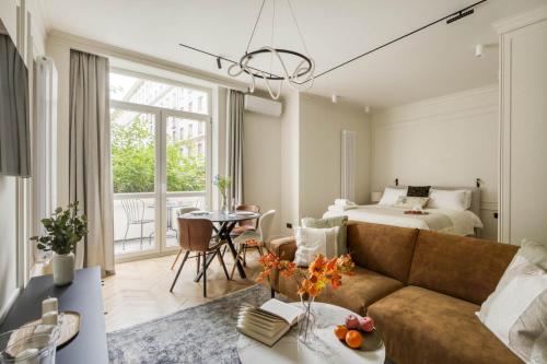 Stunning 2bed with terrace and parking — 4-Star Luxury Hotel in Warsaw, Poland