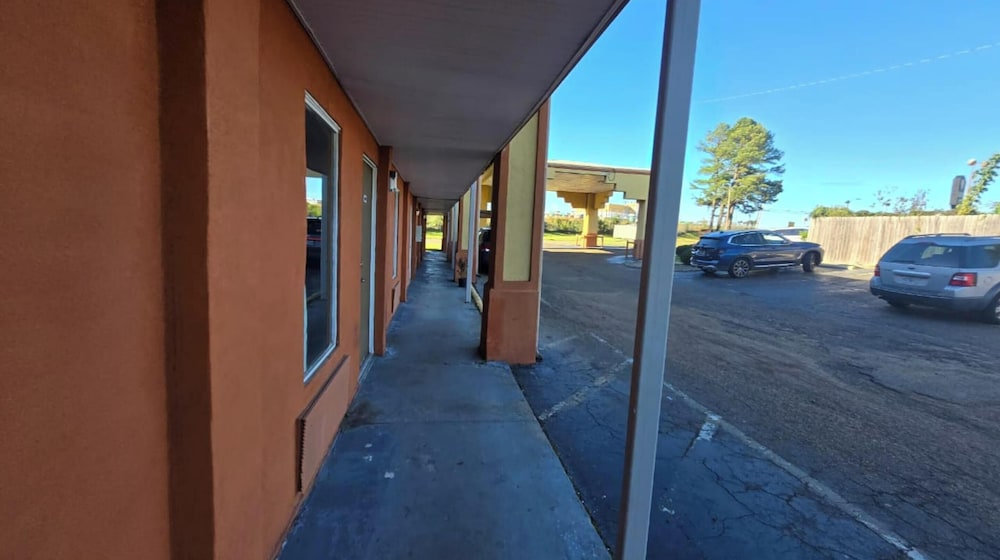 Diamond Inn Motel By OYO Jackson Hwy 80 I 20 - photo 19