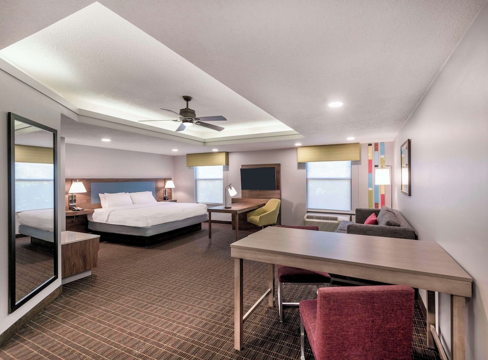 Hampton Inn & Suites Burlington NC - photo 15