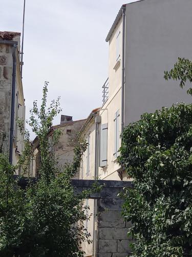 Le nid - carbon neutral hotel in Saintes