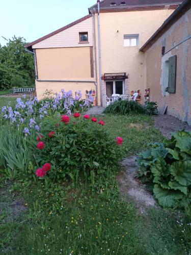 Le Refuge - carbon neutral hotel in Ceton