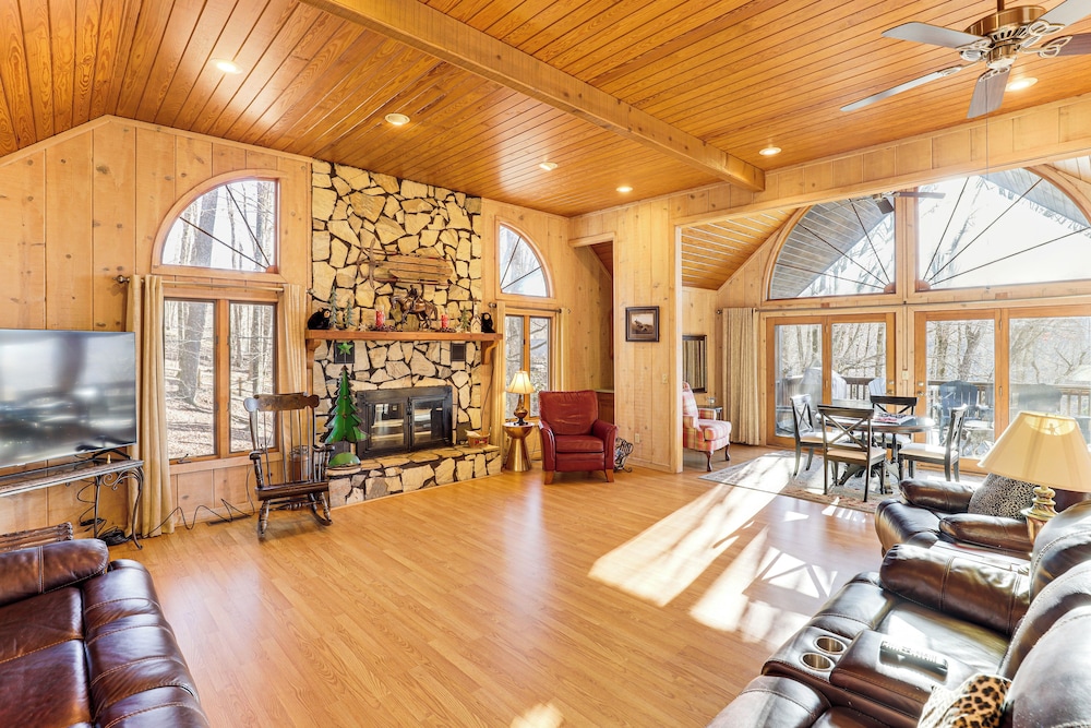 2 Mi To Ski Slopes Mtn View Home In Mars Hill 22325684 — Mars Hill