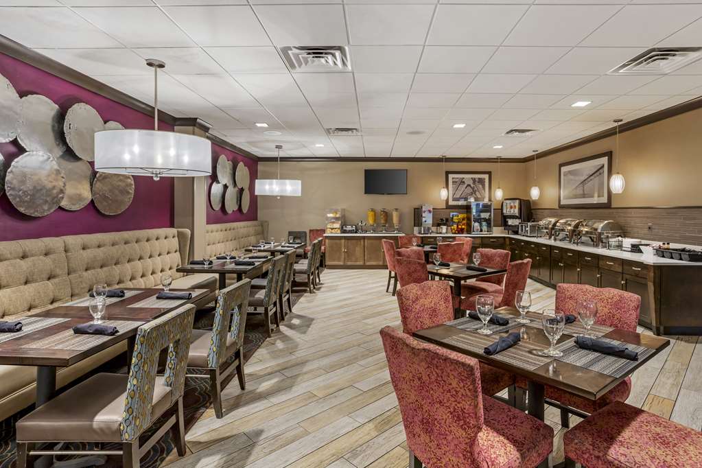 Best Western Plus Kingston Hotel And Conference Center - photo 53