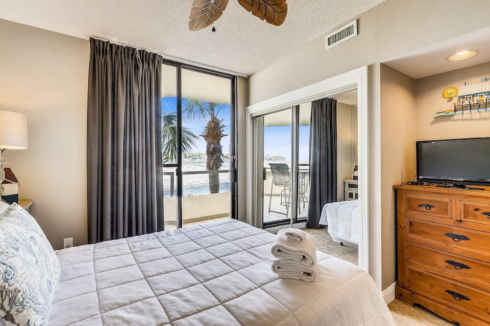East Pass Towers 107 2 Bedroom Condo by RedAwning Destin - photo 2