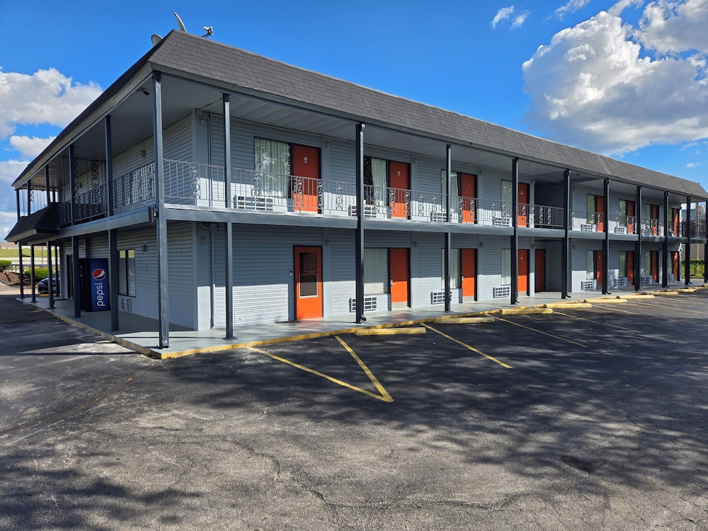 Plaza Inn Springfield in Springfield, United States