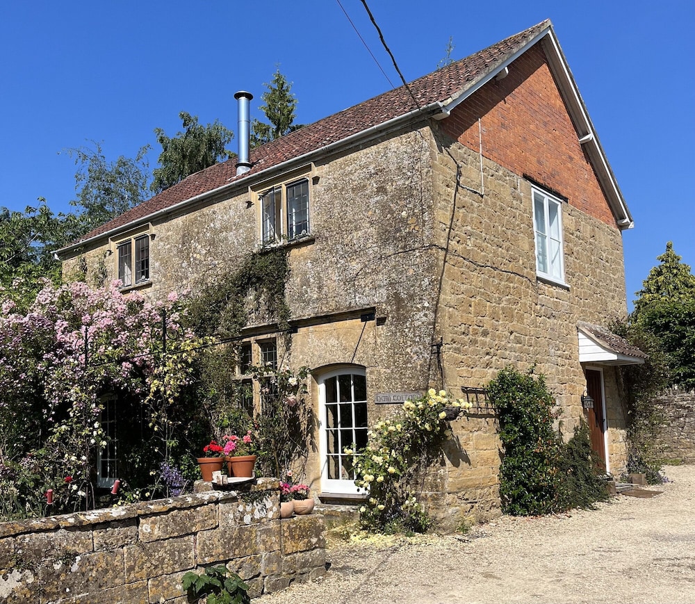 Ham Cottage — 4-Star Luxury Hotel in South Petherton, United Kingdom