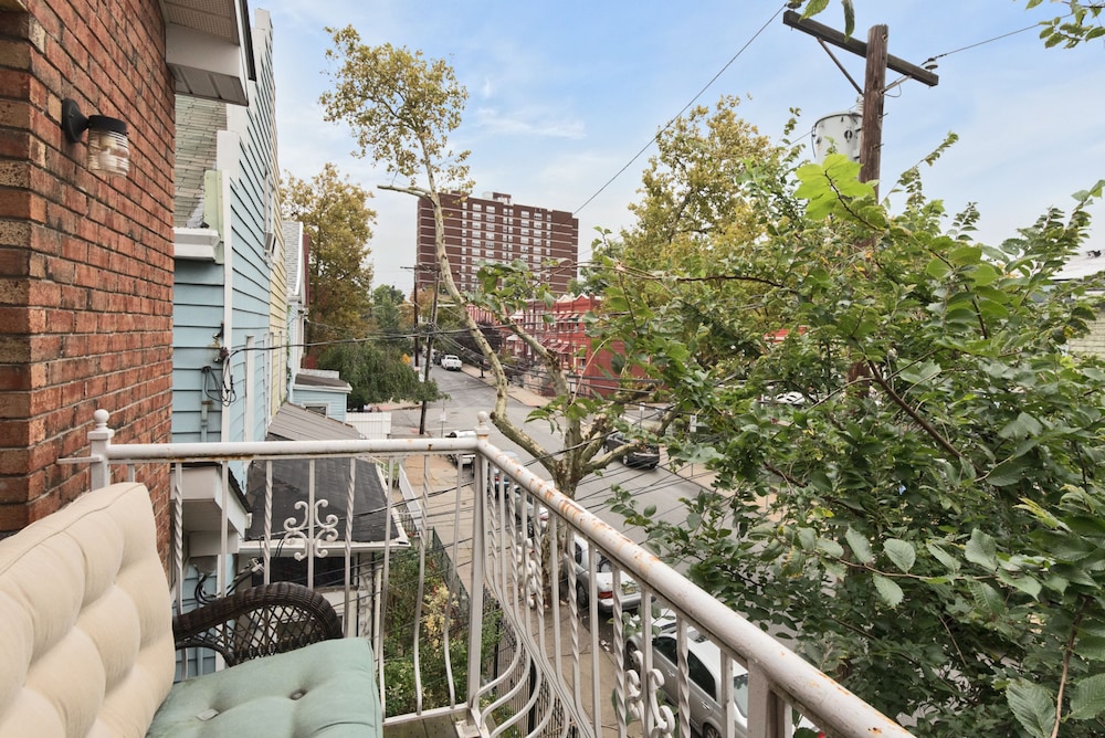 Racpanos Modern Stay on Union Street - photo 21