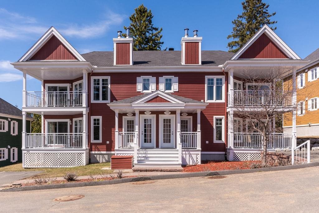 Les Condos du Lac Archambault — 4-Star Luxury Hotel in Mont-Tremblant, Canada