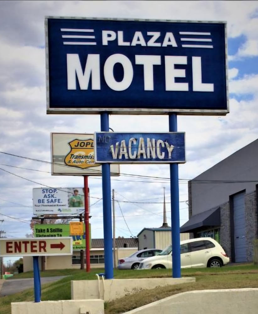 Plaza Motel - photo 40